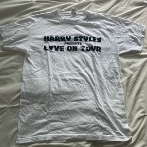 HARRY STYLES LOT T-SHIRT SMALL